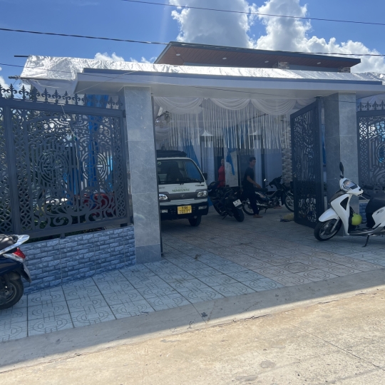 Nhà chi thảo Phú Khương